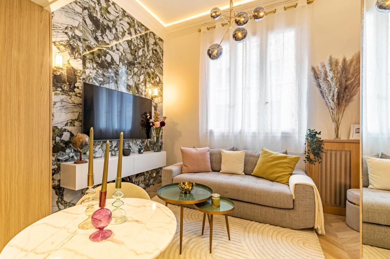 Le Studio Des Champs Elysees Париж Экстерьер фото