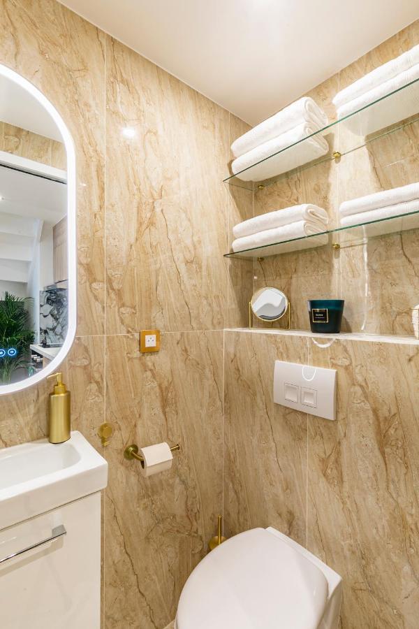 Le Studio Des Champs Elysees Париж Экстерьер фото